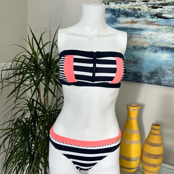 VENUS Other - Bikini by Venus top sz 4 bottoms sz 6
